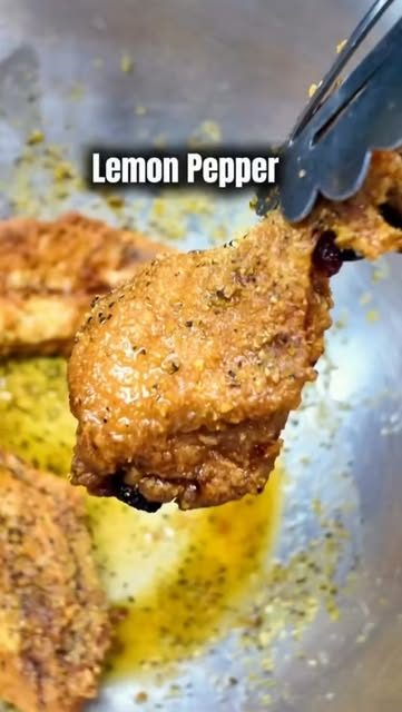 Fried chicken wings